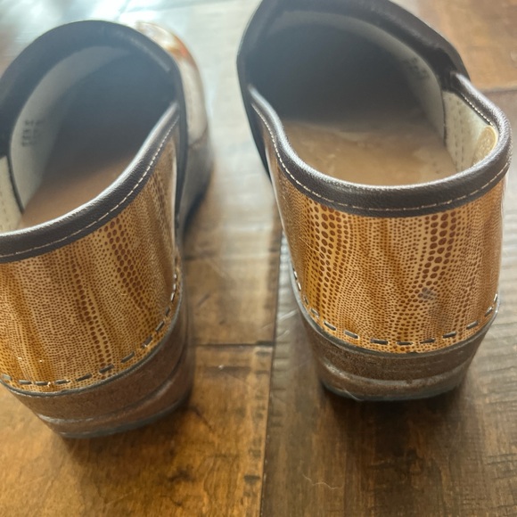 Dansko Golden Honey Patent leather professional clogs EU 39 US 8.5 - Picture 6 of 7